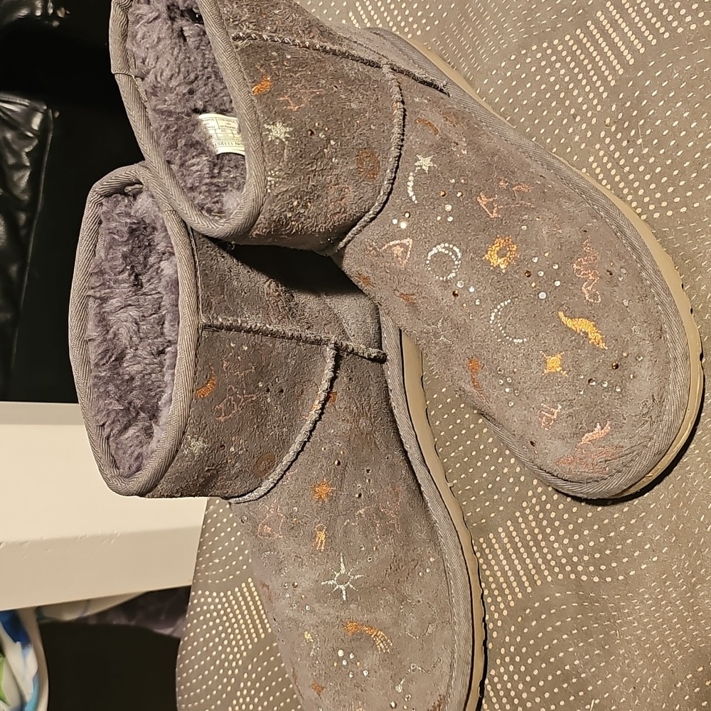 UGG Plush Short Zodiac Boots in Gray...size 7..free Shpg - Picture 8 of 8